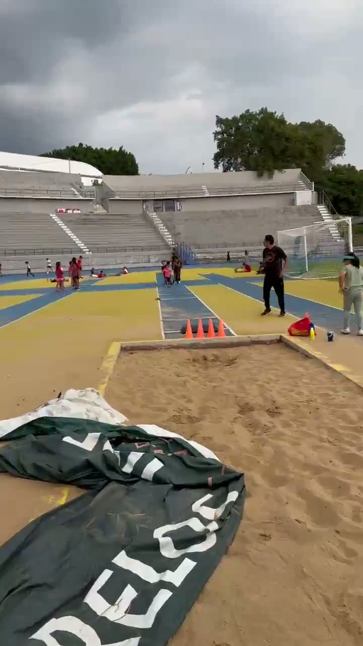 Entrenamiento de atletismo Fit-Ness Running en video