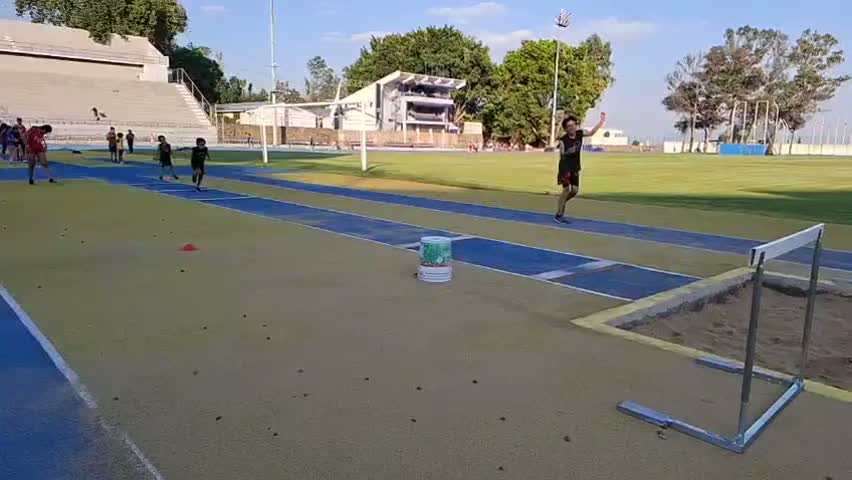 Entrenamiento de atletismo Fit-Ness Running en video